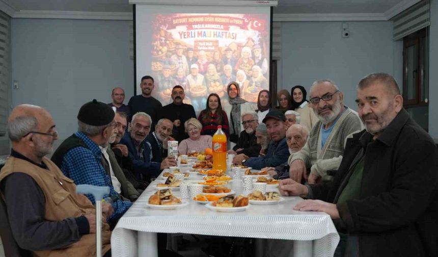 Çocuklar gibi şendiler: Yerli Malı Haftası Bayburt’taki huzurevinde neşeyle kutlandı
