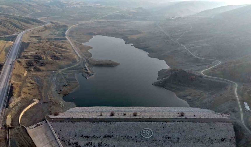 Çorum’da iki baraj kuruma noktasına geldi: Belediyeden tasarruf çağrısı