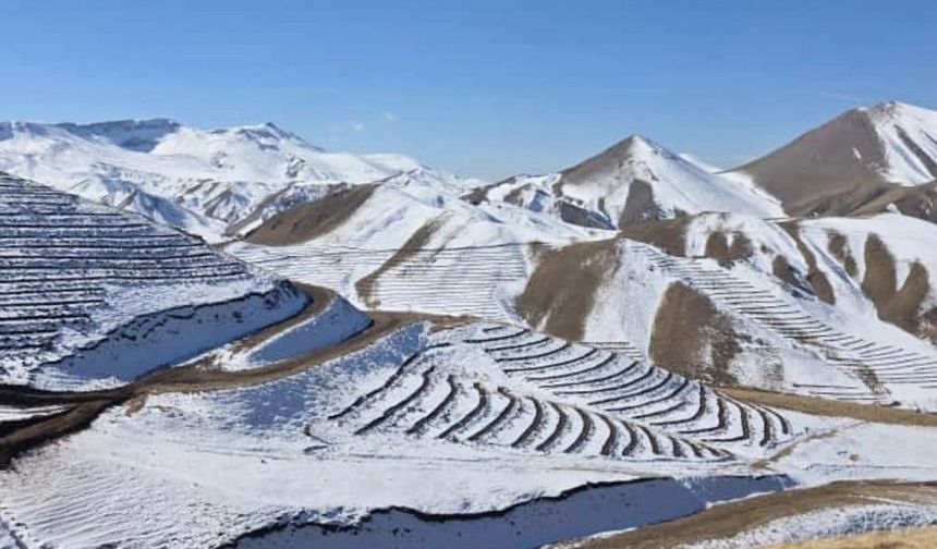Doğu donarken Mersin'de yazdan kalma günler