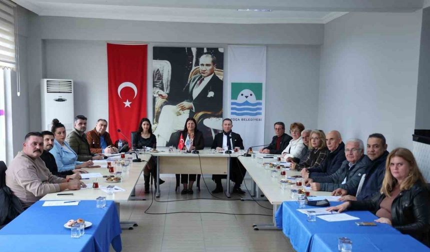 Foça Meclisi’nde gerginlik: CHP’li meclis üyesinden Başkan Fıçı’ya ’satış’ vetosu