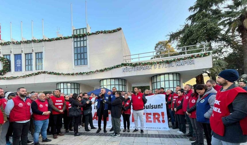İzmir Büyükşehir işçilerinin eylemi beşinci gününde