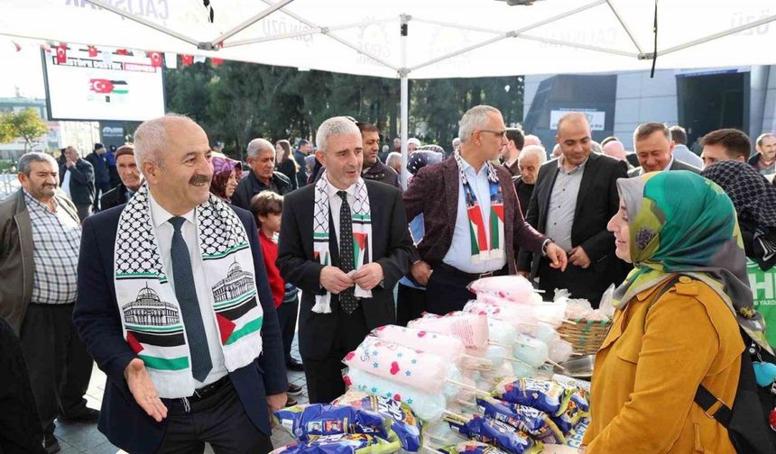 Kadınların el emeği ürünleri Filistinliler için satışa sunuldu