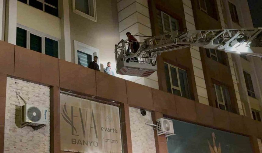 Kayseri’de bir garip olay: 3’üncü kattan çarşafla indiler: 2 gözaltı