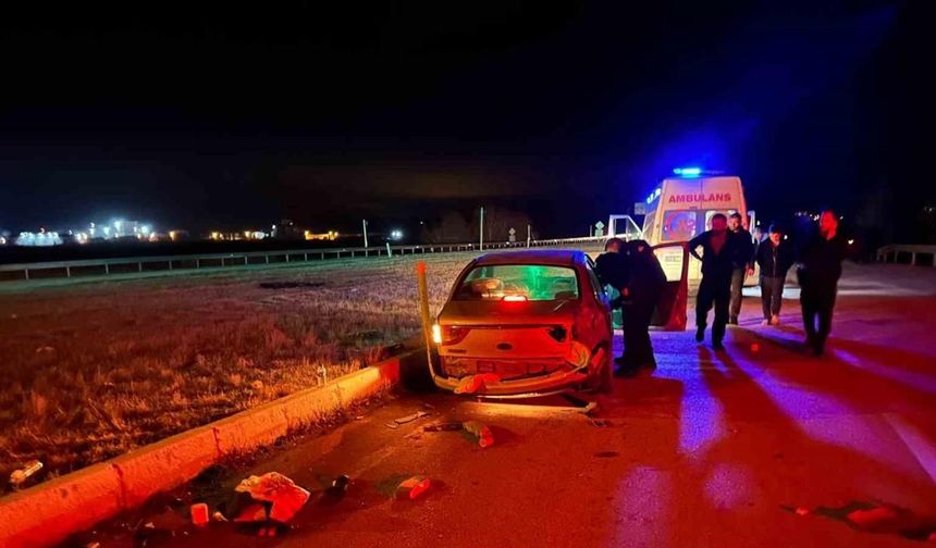 Kırmızı ışık ihlali kazaya sebep oldu: O anlar kamerada