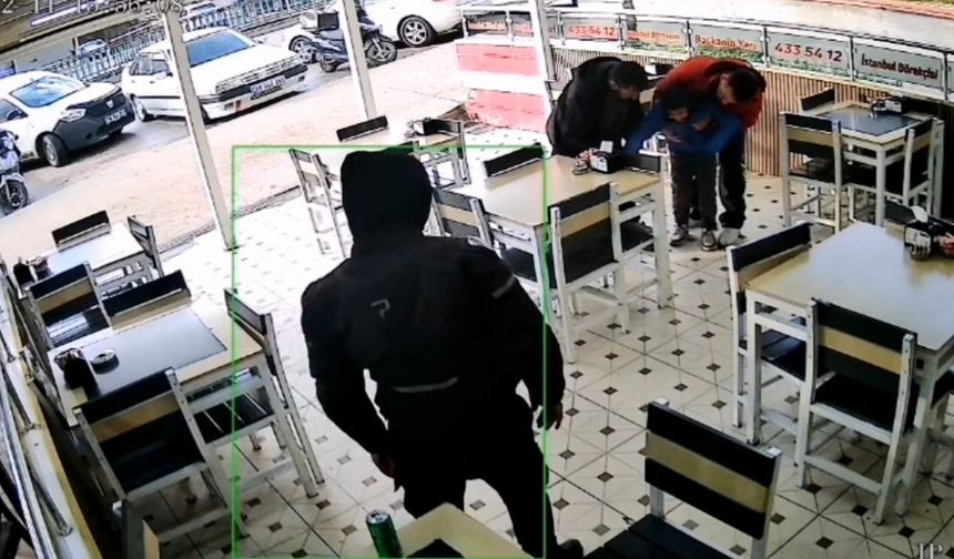 Kurye heimlich manevrasıyla boğulan çocuğu kurtardı: O anlar kamerada