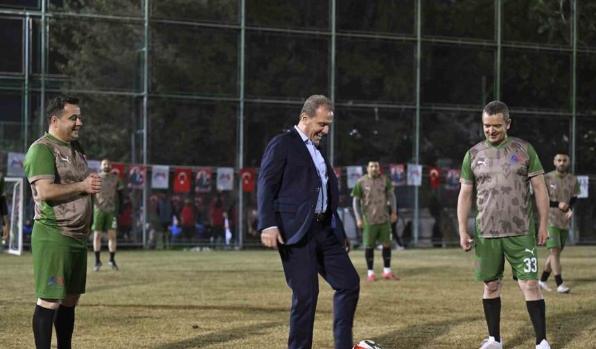 Mersin Büyükşehir Belediyesinin birimler arası futbol turnuvasına start verildi