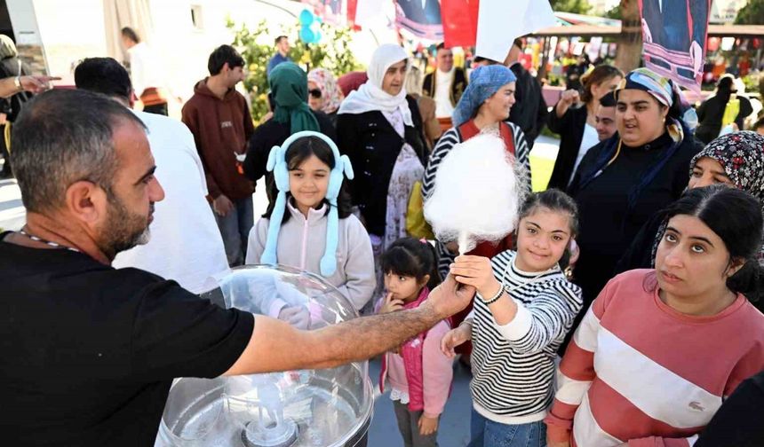 Mersin’de özel gereksinimli bireyler renkli atölyelerde buluştu