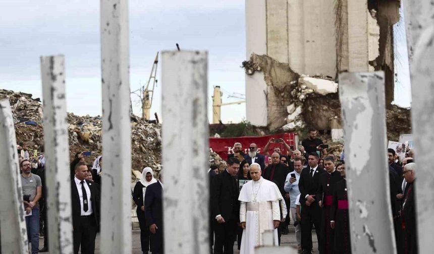 Papa 14’üncü Leo’dan Beyrut’ta 150 bin kişinin katılımıyla ayin