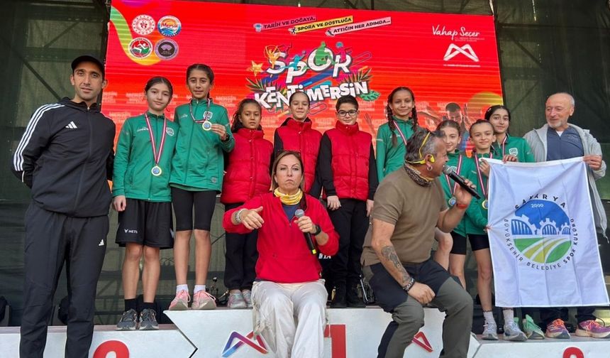 Sakarya Büyükşehir sporcuları Zonguldak ve Mersin’den 5 madalyayla döndü