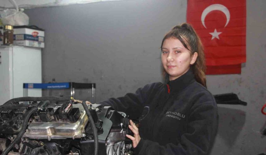 Sanayinin tek kız çırağı: 17 yaşındaki Dilem, hayalinin peşinde koşuyor
