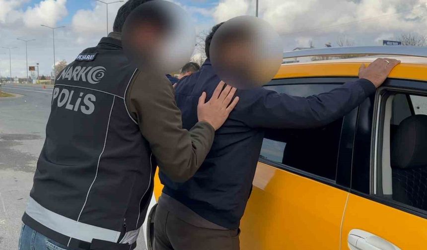 Telefon dolandırıcısı 5,5 milyonluk altınla taksisinde yakalandı