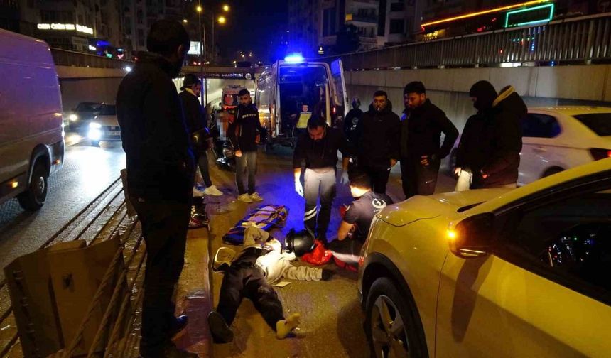 Yavaşlayan trafiği son anda fark etti, önce otomobile ardından bariyere çarptı