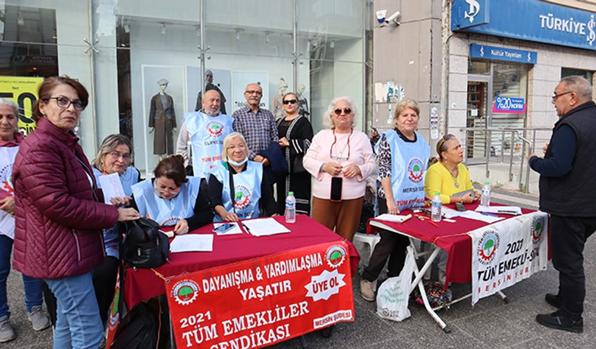 Emekliler, bütçeden paylarını istemek için sokağa indi