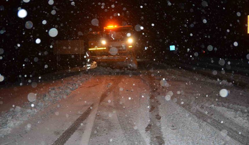 Antalya-Konya karayolunda kar yağışı yeniden başladı