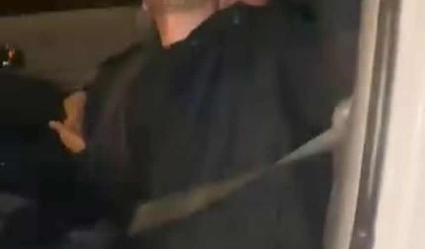 Aracına çarpan 3 kişiyi kendinden geçmiş halde gördü, o anları kayda aldı