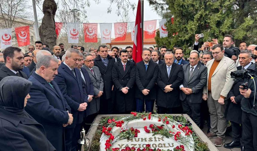 BBP'nin 33'üncü kuruluş yıl dönümünde Muhsin Yazıcıoğlu kabri başında anıldı