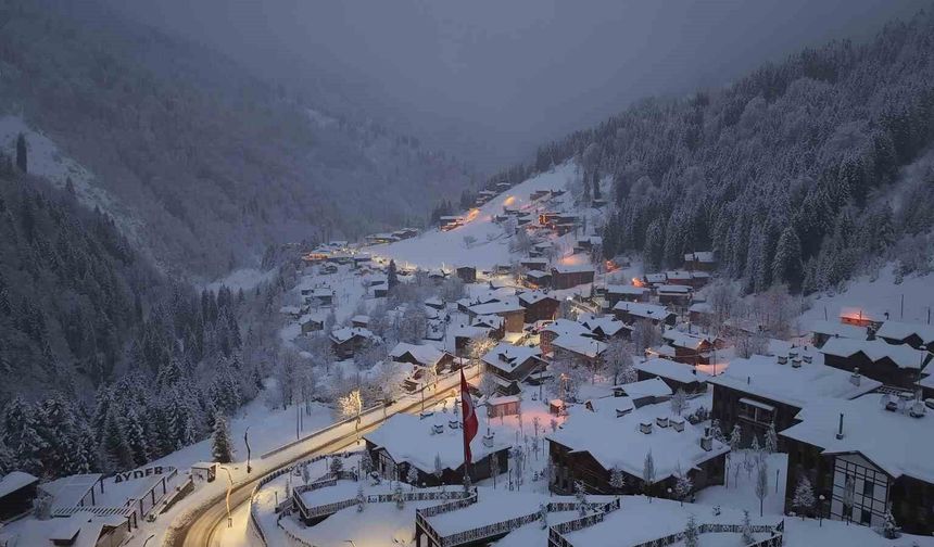 Beyaza bürünen turizm cenneti Ayder havadan görüntülendi