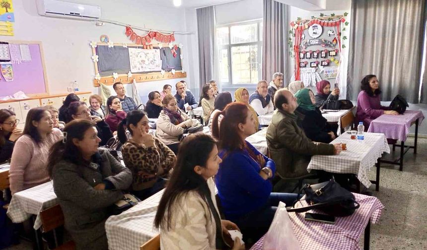 Bozyazı'da öğretmenlere 'çocuklarda vücut sağlığı ve doğru postür' eğitimi verildi