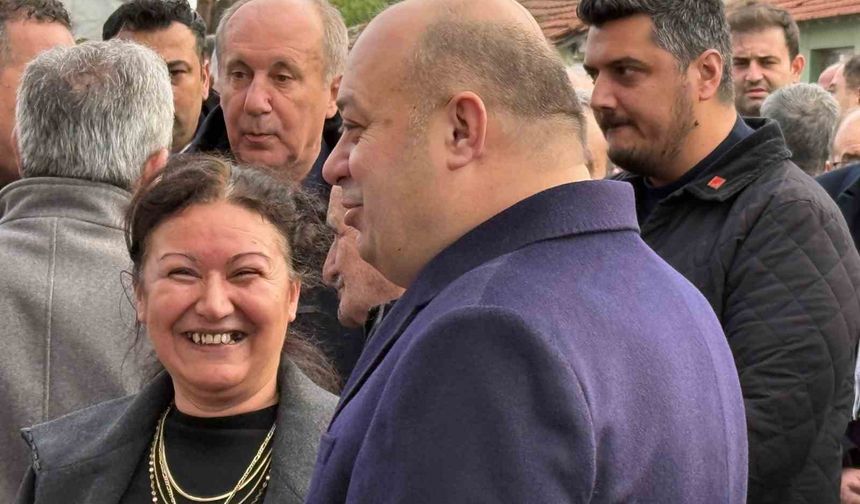 Cenazede dikkat çeken rahatlık: Başkanın kahkahaları tepki çekti