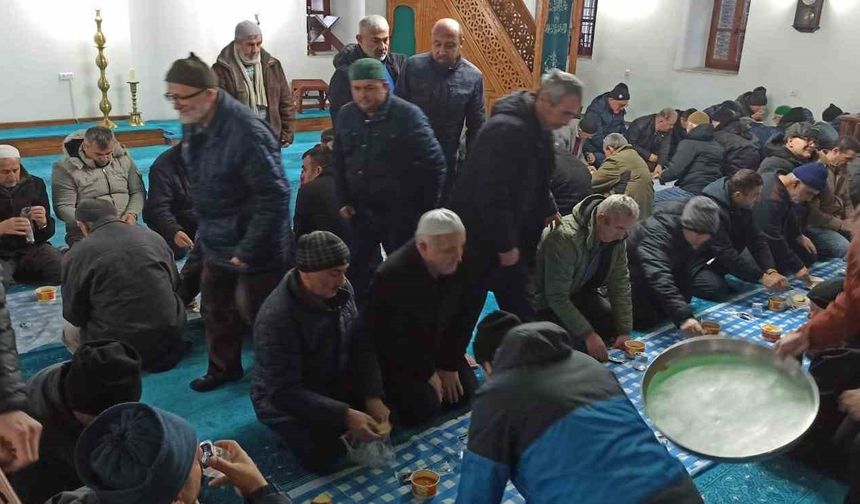 Devrekliler yeni yılın ilk sabah namazı buluşmasında bir araya geldiler