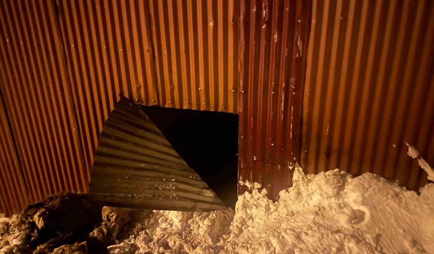 Ekipler bu kez itfaiye ekipleri için yol açtı