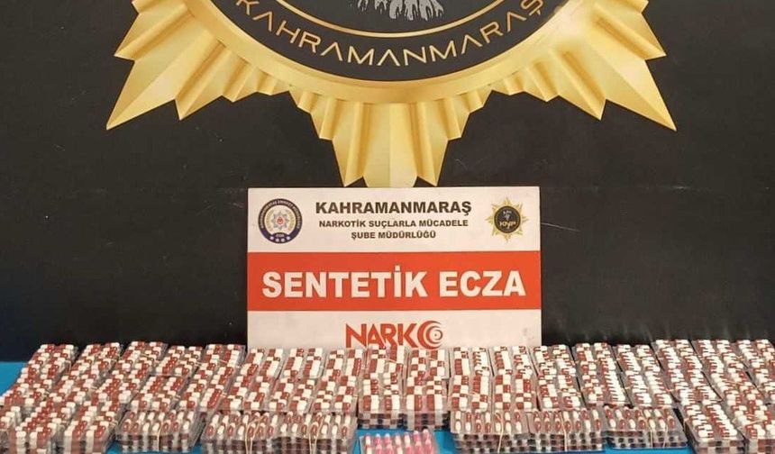 Hoparlörde binlerce uyuşturucu hap ele geçirildi: 2 tutuklama