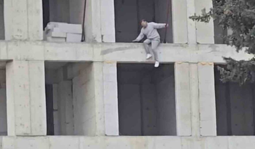 İnşaata çıkıp atlamak isteyen kişi ikna edildi