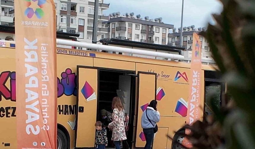 Kitaplar yola çıktı, durağı Sayapark oldu