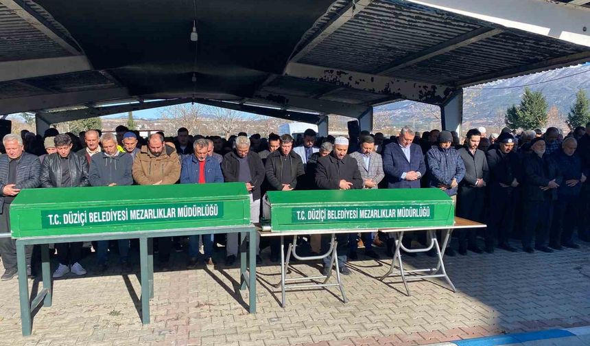 Mersin'de kazada hayatını kaybeden baba ve gelin Düziçi'nde son yolculuğuna uğurlandı