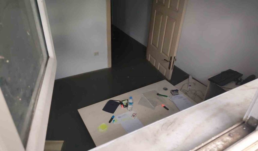 Sağanak yağış Manisa'da su baskınlarına neden oldu