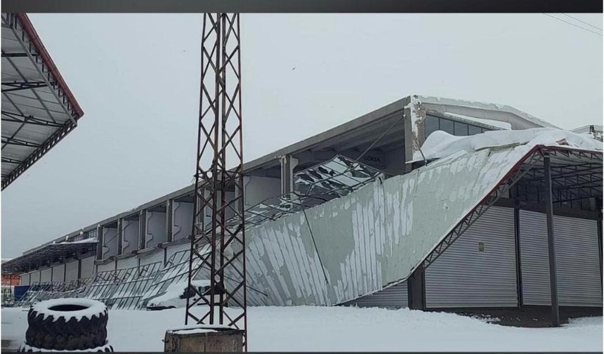 Siverek'te kar felaketi: Ahırlar ve sanayi sitelerinde çatılar çöktü