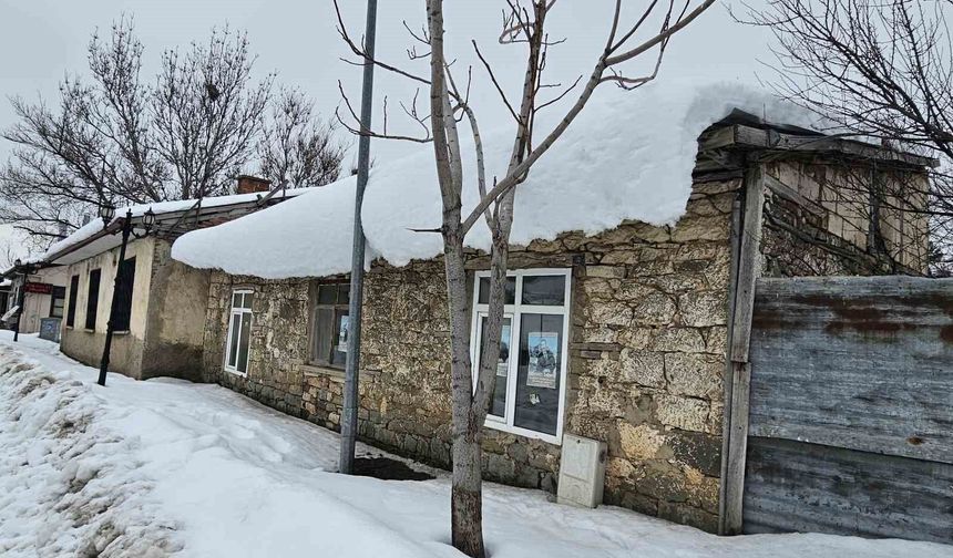 Tarihi Harputta dondurucu soğuklar etkisini sürdürüyor