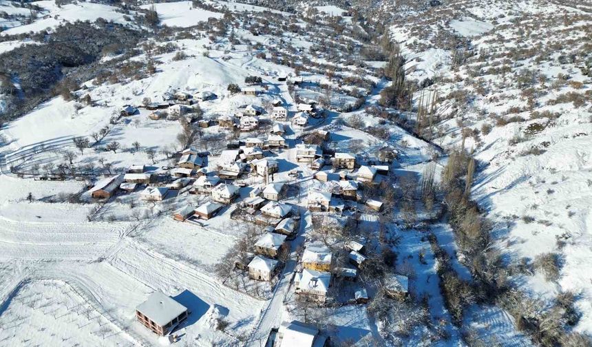 Tarihi ilçede kış güzelliği