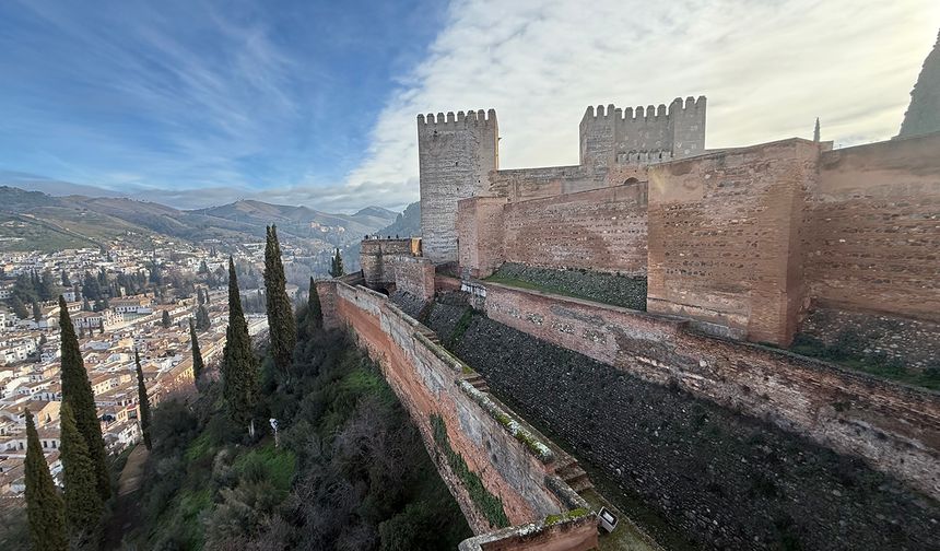 Flamenko Ateşinin, Taşın ve Sesin Şehri: Granada