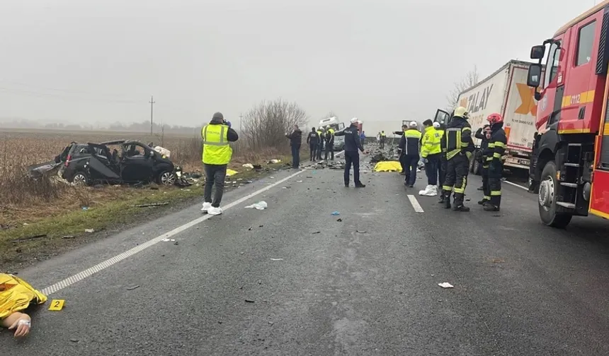 PAOK taraftarlarını taşıyan minibüs Romanya'da kaza yaptı: 7 ölü