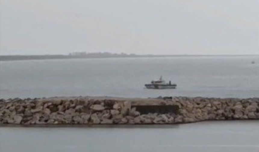 Aracıyla denize düşen sürücüyü Sahil Güvenlik kurtardı