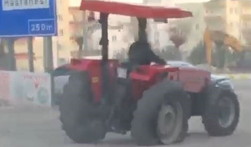 Adıyaman'da şaşkına çeviren görüntü: Traktör 3 tekerle ilerledi