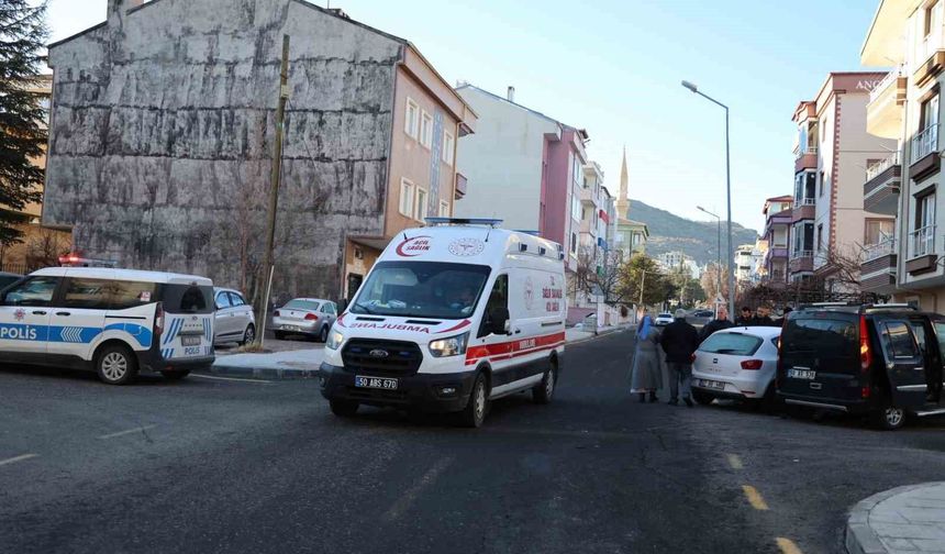 Buzlu camla trafiğe çıktı, kazaya neden oldu: 2 yaralı