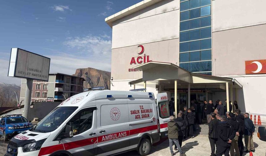 Çukurca'da trafik kazası: 8 yaralı