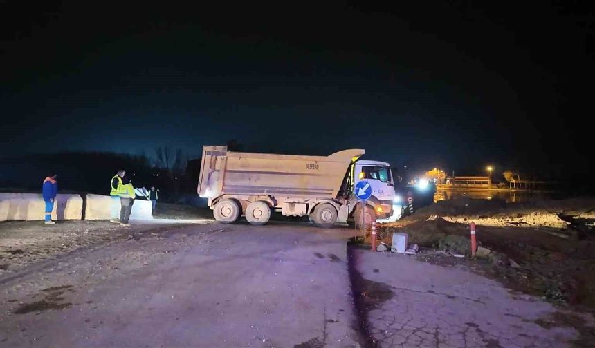 Edirne'de nehirlerde taşkın riski: Tunca ve Meriç Köprüsü ulaşıma kapatıldı