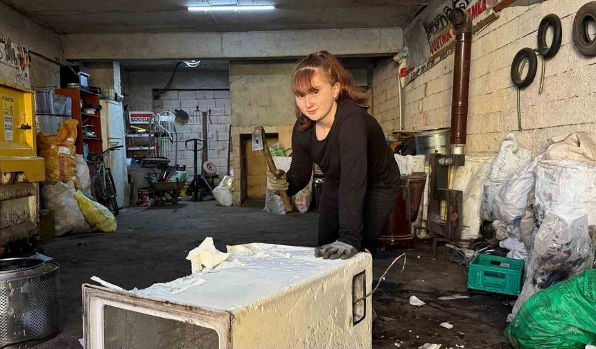 Genç sporcu geri dönüşüm atölyesinde geleceğini şekillendiriyor