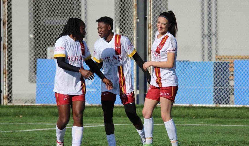 Hem şampiyon, hem de gol kraliçesi