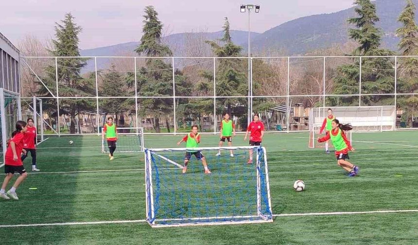 Körfez'in kızları şampiyonluk için hazırlanıyor