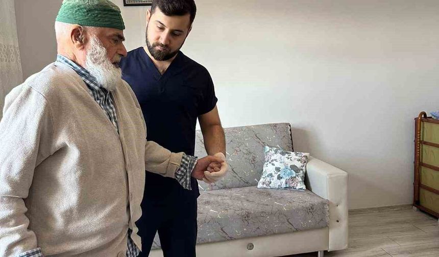 Kovancılar'da bir ilk: Evde fizik tedavi uygulaması