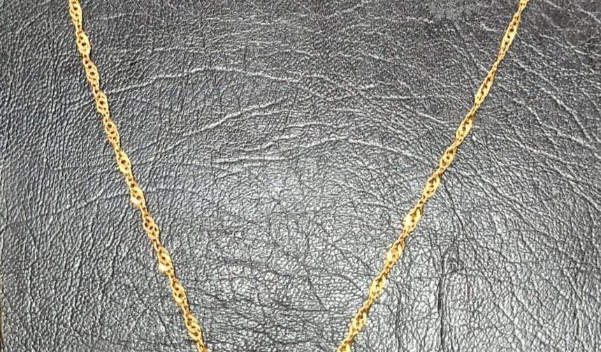 Mersin'de kapkaç şüphelisi çaldığı kolyeyle yakalandı