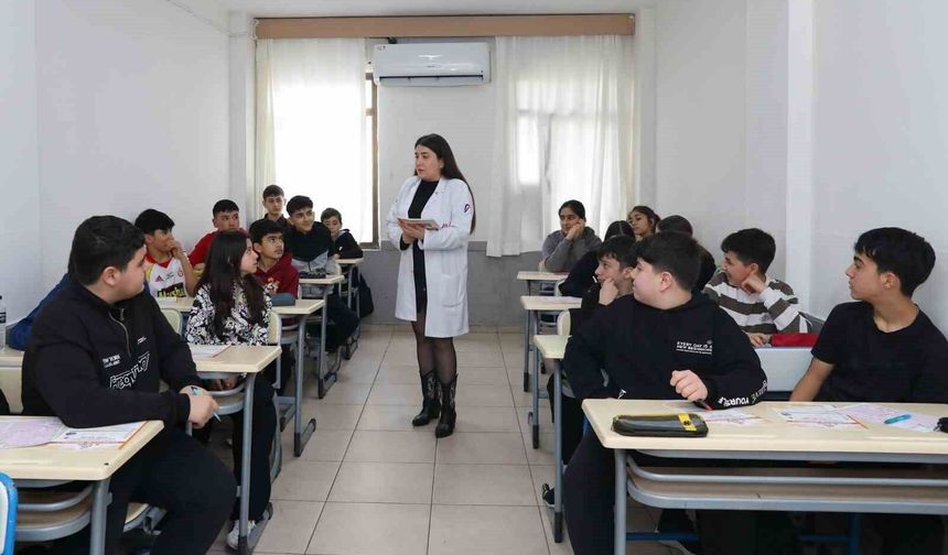 Mersin'de öğrencilere ücretsiz kurs ve 76 deneme desteği