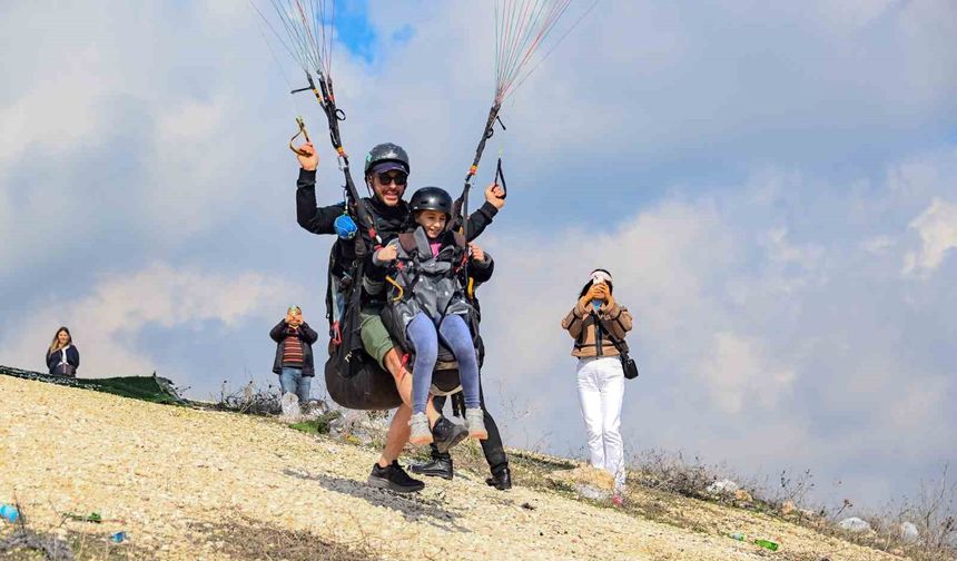 Mersin'de özel gereksinimli çocuklar gökyüzüyle tanıştı