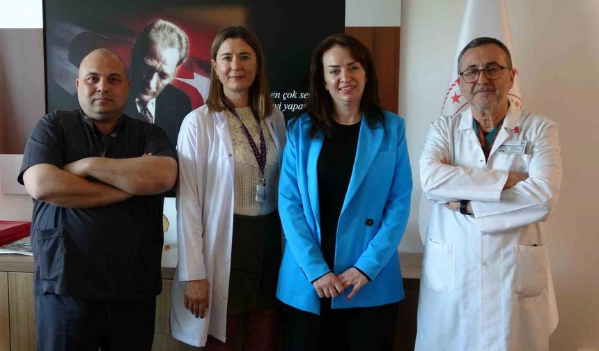 Mersin'de pandemide ölümle burun buruna gelen anne doktorlarıyla buluştu