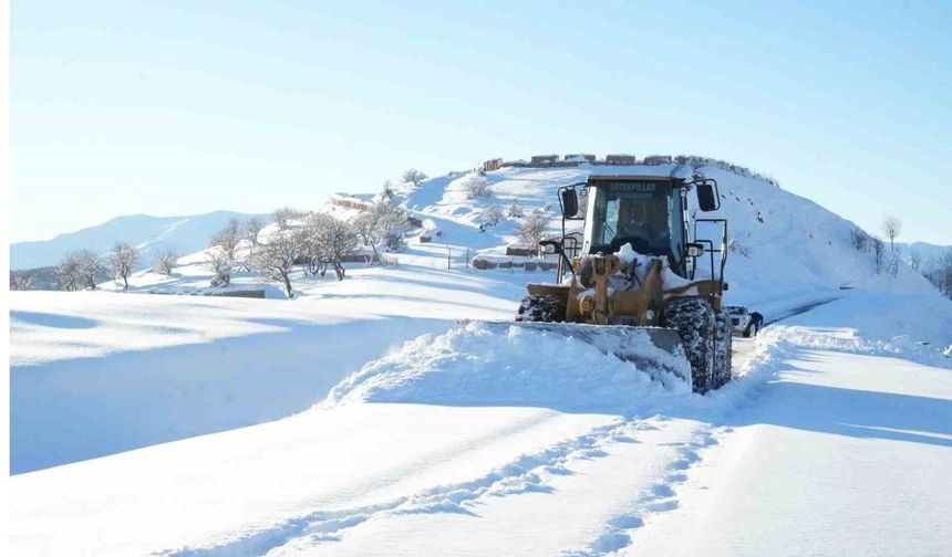 Muş'ta 238 köy yolu ulaşıma kapandı