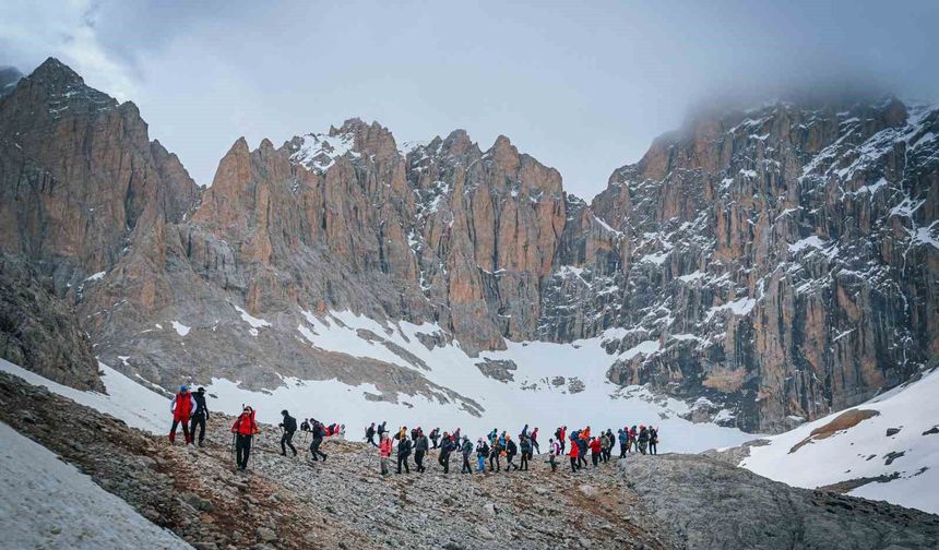 Niğde'de dağcılıkta yeni dönem: Demirkazık Dağcılık Kulübü kuruldu